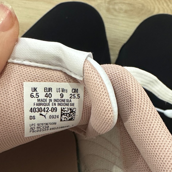 Puma Women's White and Light Pink Sneakers - Picture 3 of 5